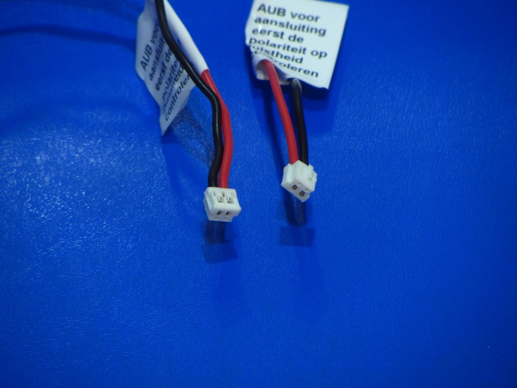 Connector 12676 incl. Wire - Check Polarity