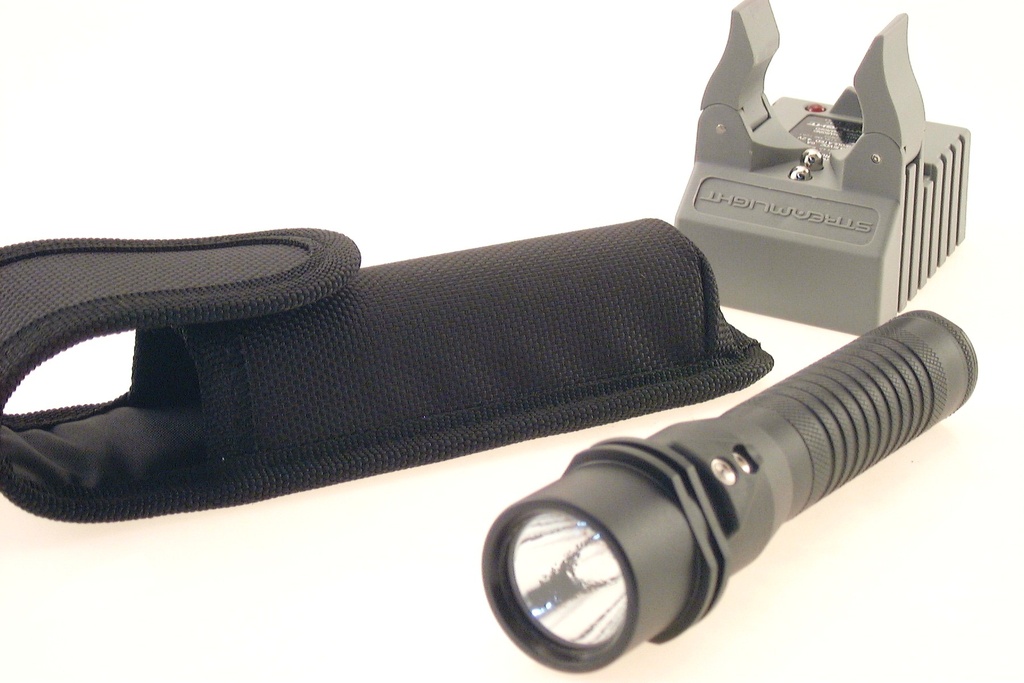 STR74313STRION LED 230V incl. BATT